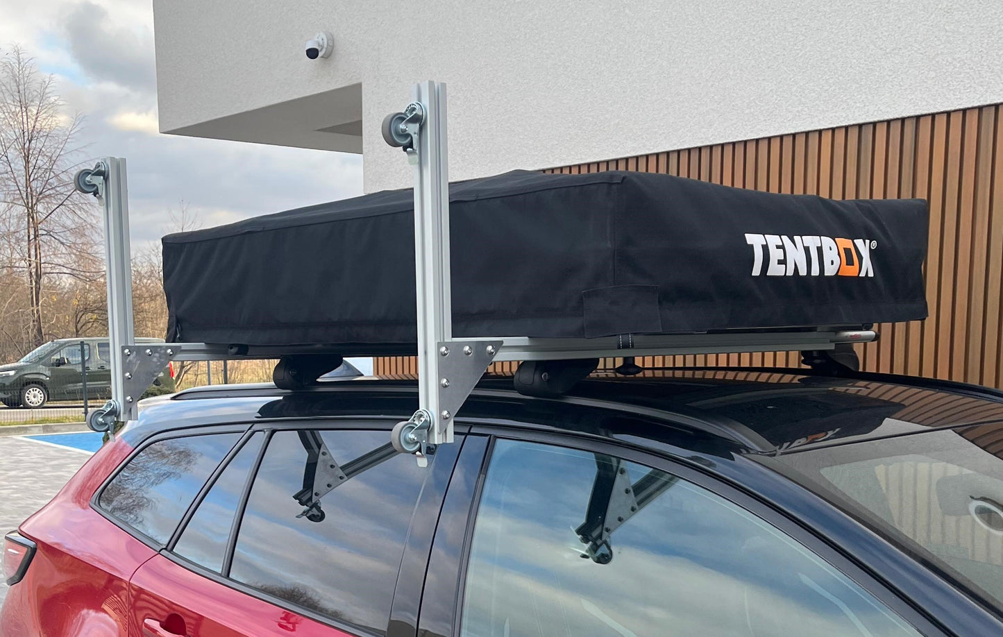 Mobilny stojak do przechowywania namiotu